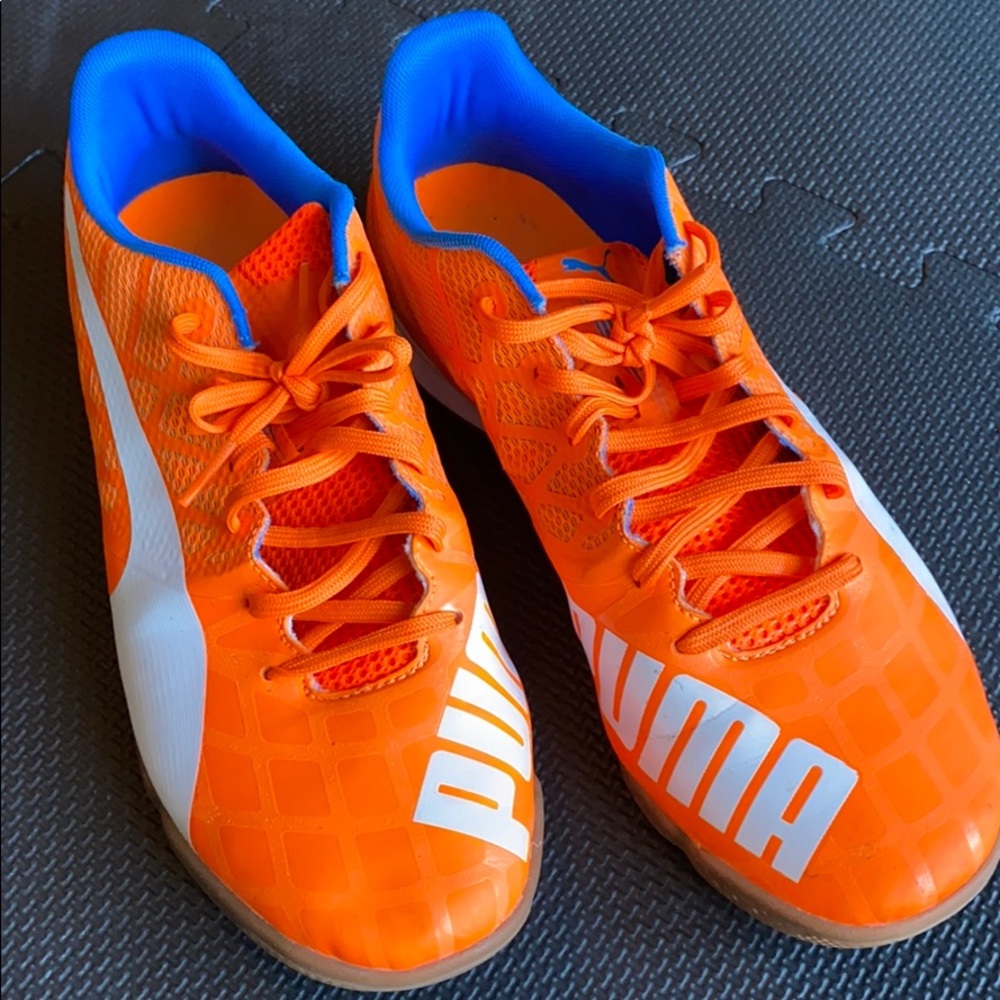 Men’s Puma sneakers